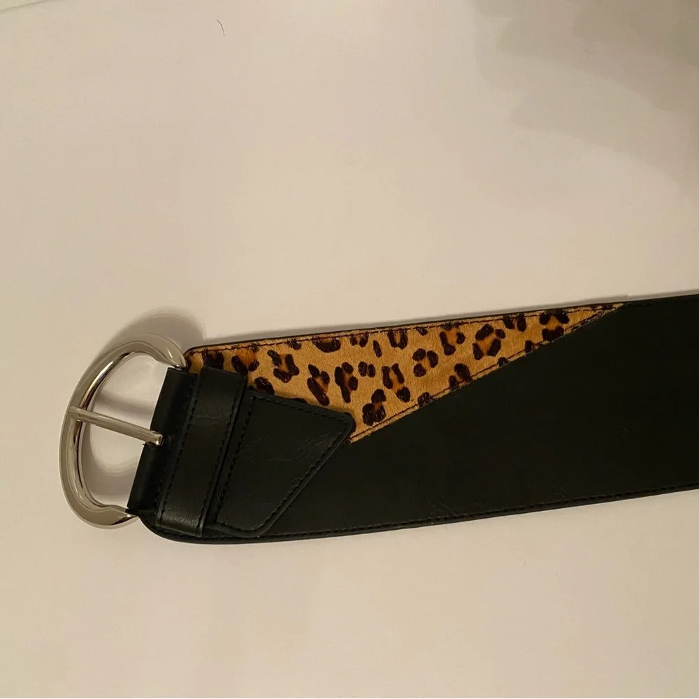 CHICO’S BELT BLACK FAUX LEATHER STRETCH ELASTIC SILVER BUCKLE ANIMAL ACCENT Sz M